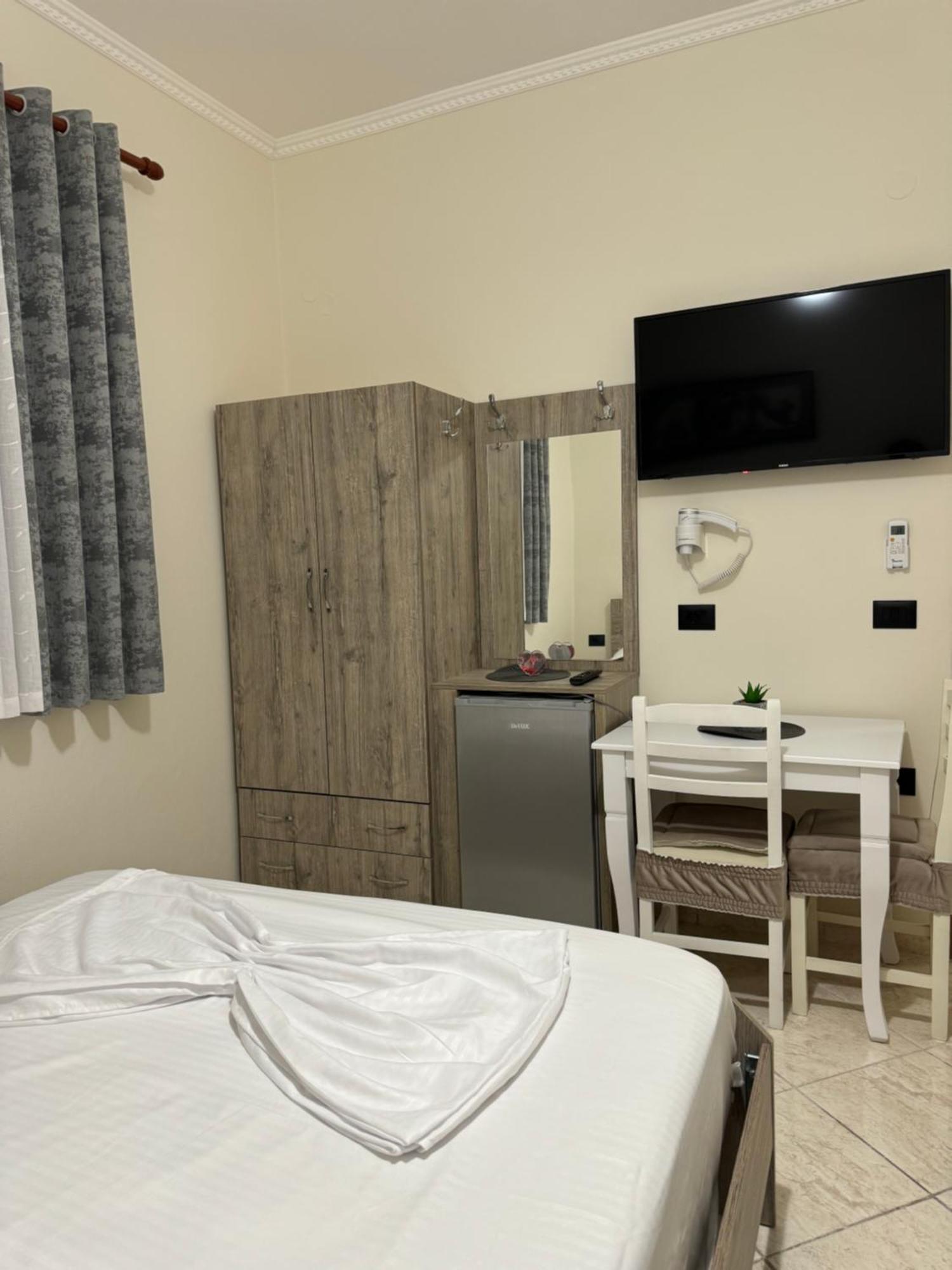 Vila Eljus Durres Luaran gambar