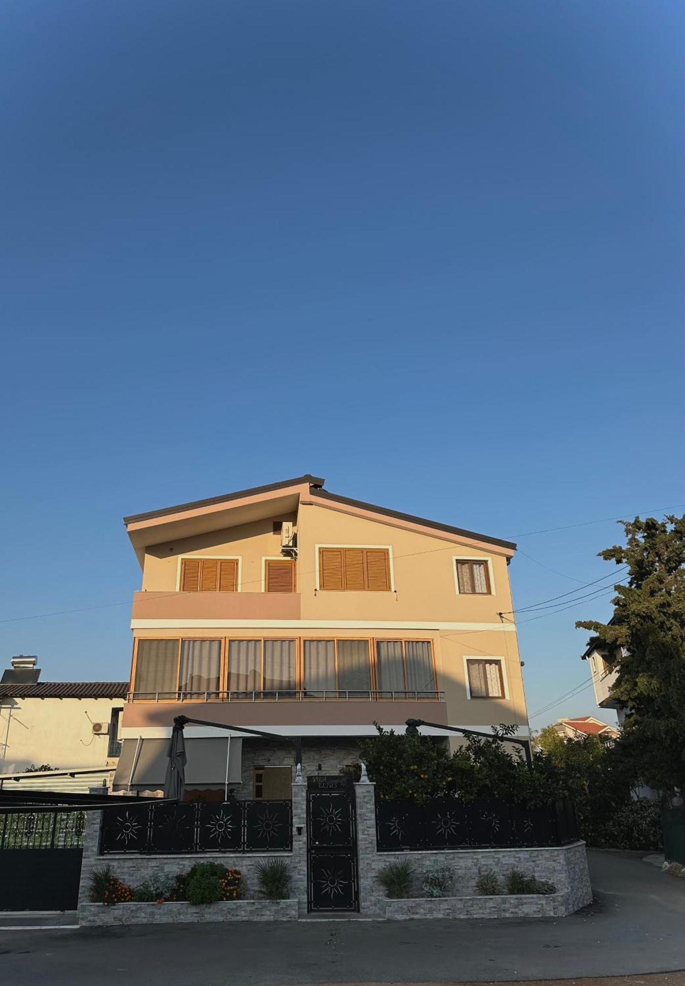 Vila Eljus Durres Luaran gambar